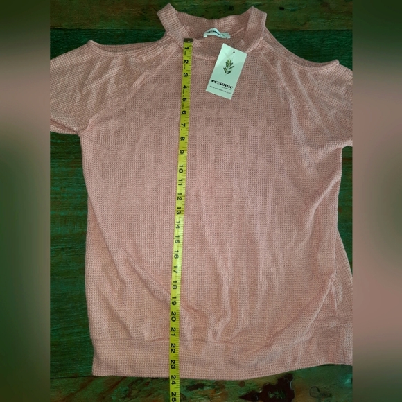 NWT medium powder pink lightweight cold shoulder sweater - Picture 6 of 7
